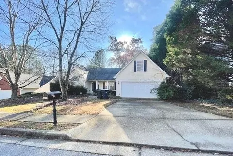 3960 Brushy Wood Dr, Loganville, GA 30052