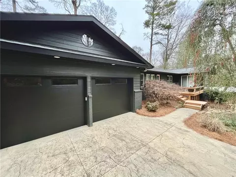 1389 Dogwood Cir SE, Smyrna, GA 30080