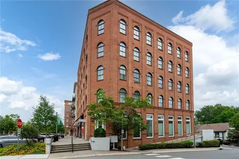 360 Chambers St #310, Woodstock, GA 30188