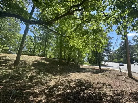 4061 Clairmont Rd, Chamblee, GA 30341 photo 3