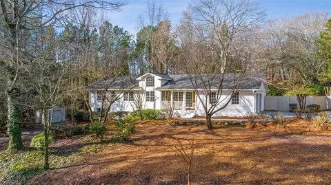 7845 Floyd Ln, Gainesville, GA 30506