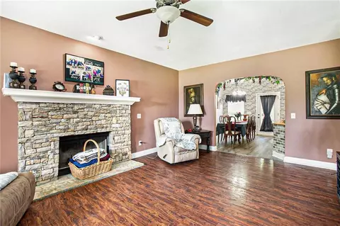 Living - 900 Cass Pine Log Rd, Rydal, GA 30171 photo 2 of 4