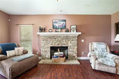 Living - 900 Cass Pine Log Rd, Rydal, GA 30171 photo 3 of 4