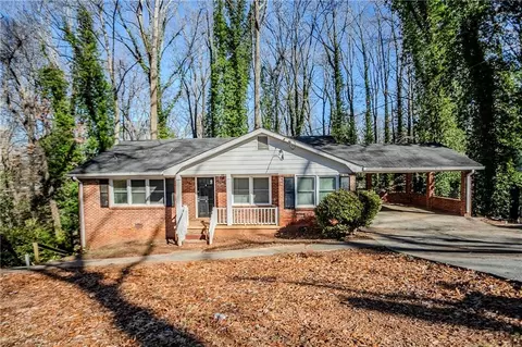 2364 Oakridge Ct, Decatur, GA 30032