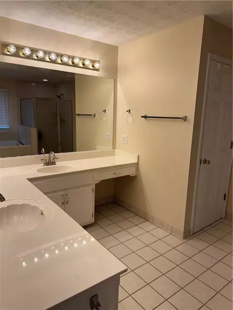 143 Tracy Ln, Mcdonough, GA 30253