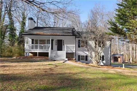 3928 Doe Run Dr, Powder Springs, GA 30127
