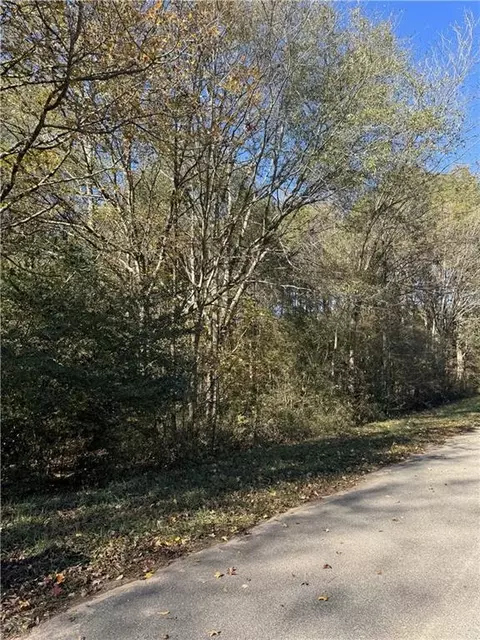 2661 Trotters Ln, Social Circle, GA 30025