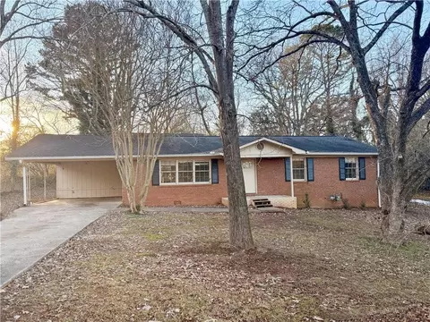 2041 Garden Rd, Gainesville, GA 30507