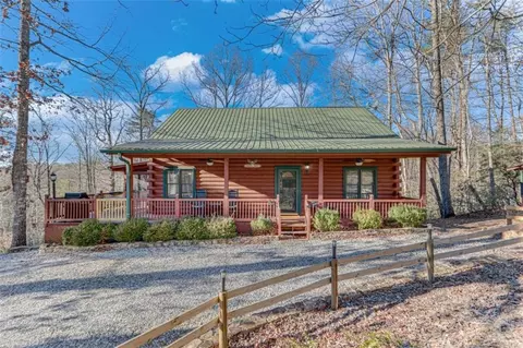 250 Winding Creek Ln, Clarkesville, GA 30523