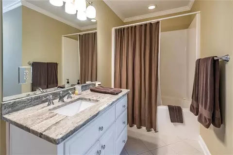 Bath - 263 E Boling Rd, Jasper, GA 30143 photo 6 of 7