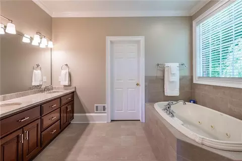 Bath - 263 E Boling Rd, Jasper, GA 30143 photo 2 of 7