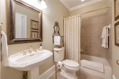 Bath - 263 E Boling Rd, Jasper, GA 30143 photo 5 of 7