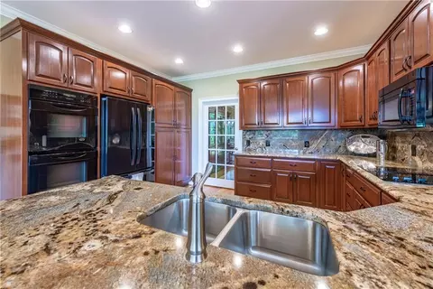 Kitchen - 263 E Boling Rd, Jasper, GA 30143 photo 2 of 5