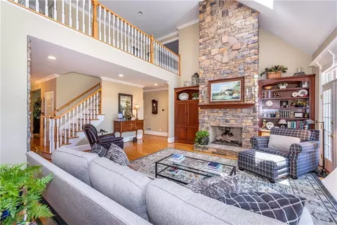 Living - 263 E Boling Rd, Jasper, GA 30143 photo 5 of 6