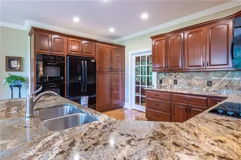 Kitchen - 263 E Boling Rd, Jasper, GA 30143 photo 3 of 5