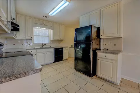 30 Oakbrook Ct, Covington, GA 30016 photo 9