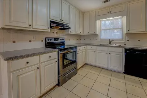 30 Oakbrook Ct, Covington, GA 30016 photo 11