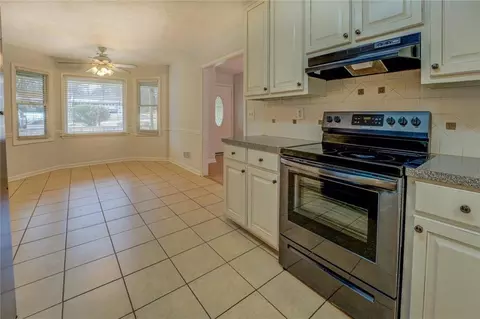 30 Oakbrook Ct, Covington, GA 30016 photo 12