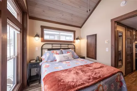 Bedroom - 167 Mountain Meadows Cir, Morganton, GA 30560 photo 2 of 6