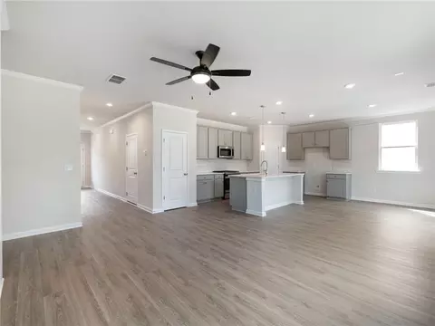 Living - 85 Williamson St, Winder, GA 30680 photo 3 of 5