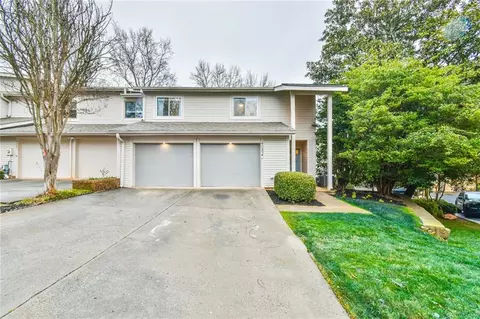 4083 Audubon Dr, Marietta, GA 30068