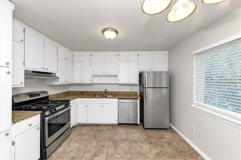 1450 Tudor Pl, Grayson, GA 30017 photo 10
