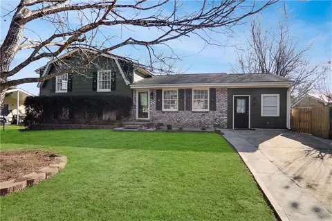 5768 Wesson Dr, Ellenwood, GA 30294