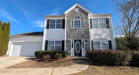 909 Milton Cir, Loganville, GA 30052