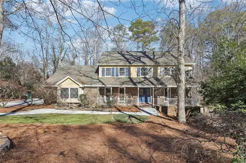 134 Shadow Lake Dr SW, Lilburn, GA 30047