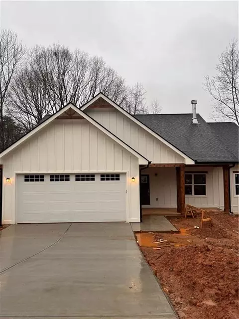 3979 Pointe N, Gainesville, GA 30506