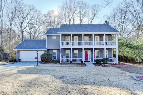 6654 Lake Run Dr, Flowery Branch, GA 30542