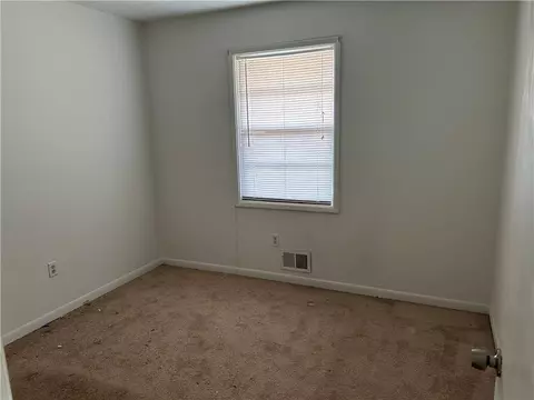 Bedroom - 1473 Brownleaf Dr, Jonesboro, GA 30236 photo 5 of 7