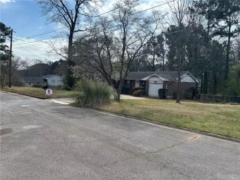 Exterior - 1473 Brownleaf Dr, Jonesboro, GA 30236 photo 4 of 6