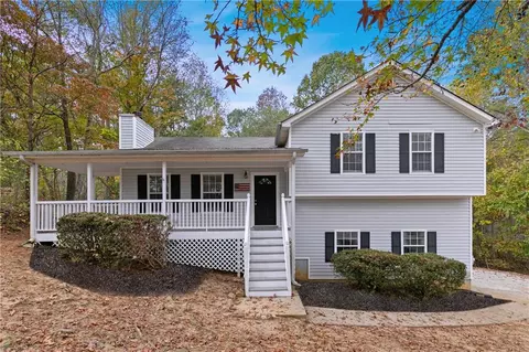 84 Rainbow Ln, Hiram, GA 30141