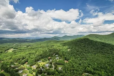 16 Loftis Mountain Trl, Blairsville, GA 30512
