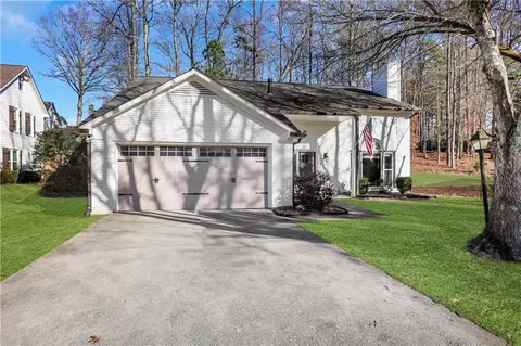 105 Ocee View Ct, Alpharetta, GA 30022
