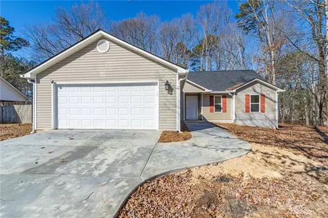 411 Foxdale Rd, Winder, GA 30680