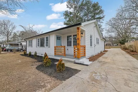 1900 Gober Ave SE, Smyrna, GA 30080