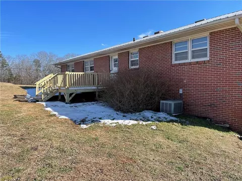 7 Bennett Rd, Toccoa, GA 30577 photo 8