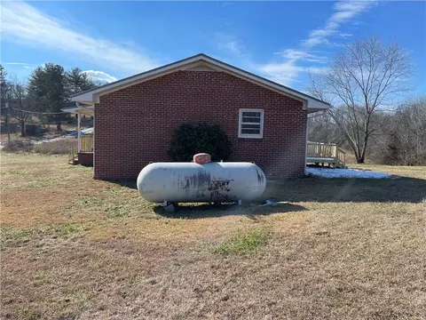 7 Bennett Rd, Toccoa, GA 30577 photo 13