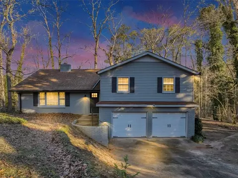 2545 Kingswood Dr, Marietta, GA 30066