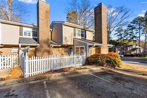 557 Summit Ln SW, Marietta, GA 30008