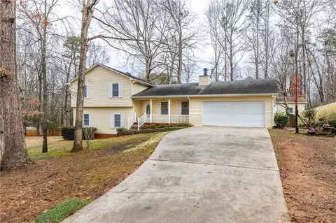 5541 Raintree Trce, Oakwood, GA 30566