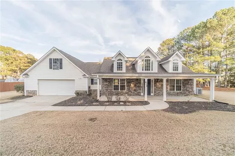 910 Callee Dr, Loganville, GA 30052