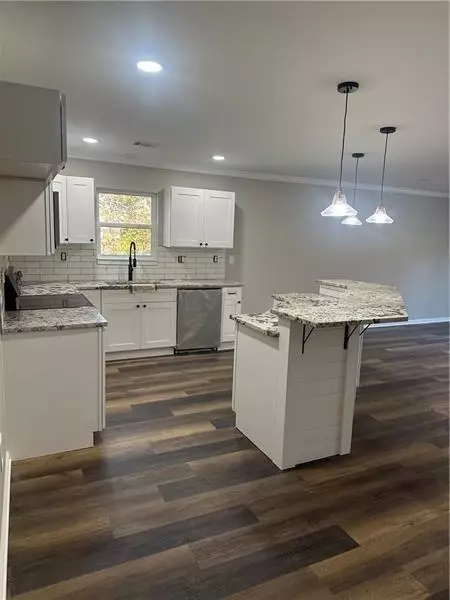 Kitchen - 3486 Pine Log Rd NE, Rydal, GA 30171 photo 2 of 2
