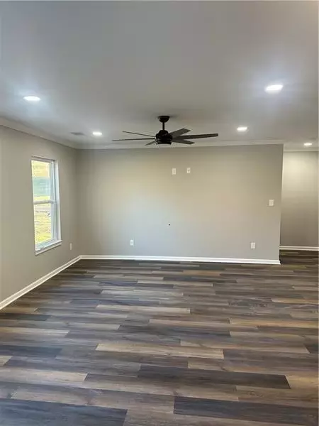 Living - 3486 Pine Log Rd NE, Rydal, GA 30171 photo 2 of 2