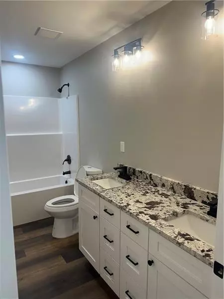 Bath - 3486 Pine Log Rd NE, Rydal, GA 30171 photo 6 of 6