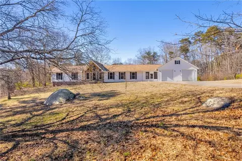 1609 N County Line Rd, Lithia Springs, GA 30122