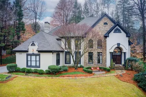 1119 Roxboro Pointe NE, Atlanta, GA 30324