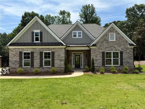 380 Hidden Trl, Pendergrass, GA 30567